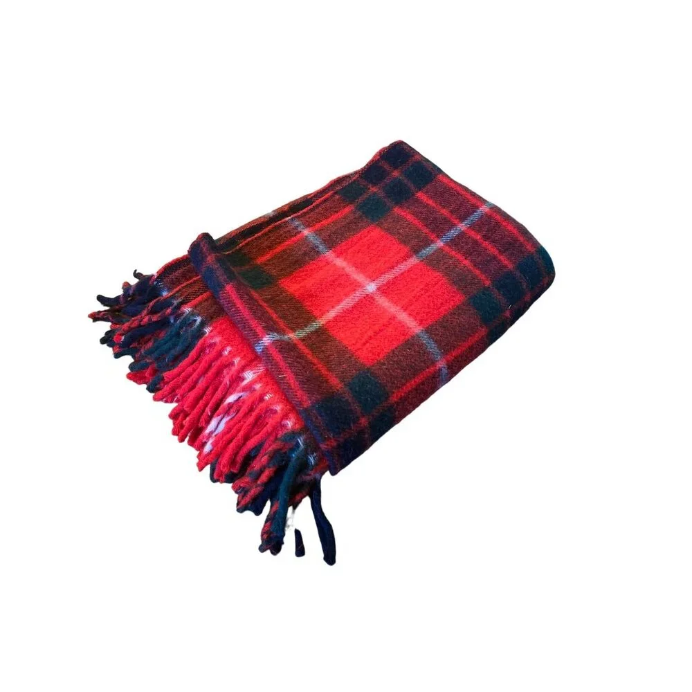 Faribo Fluff-Loomed Plaid Blanket By Faribault Woolen‎ Mill Co.